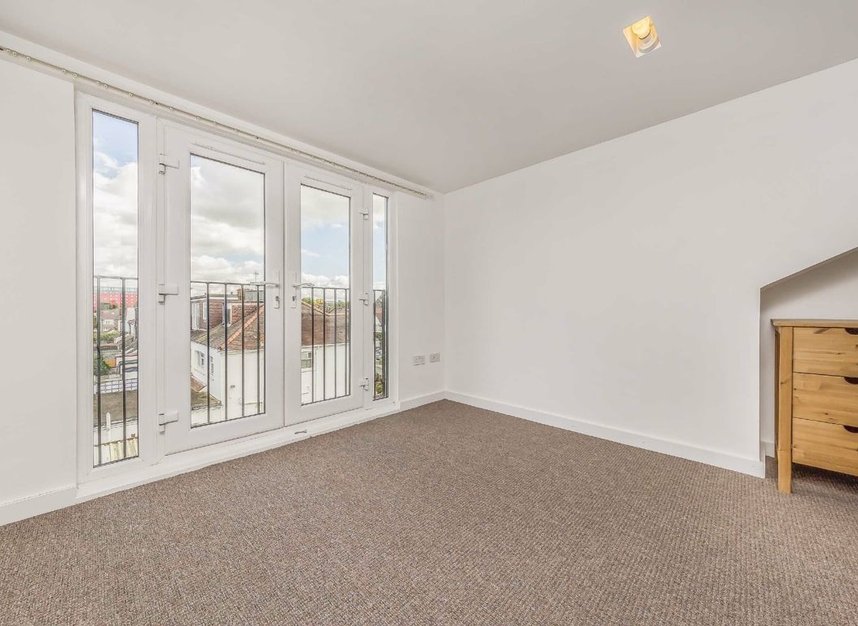 Properties for sale in Eastfields Road - W3 0AB view5