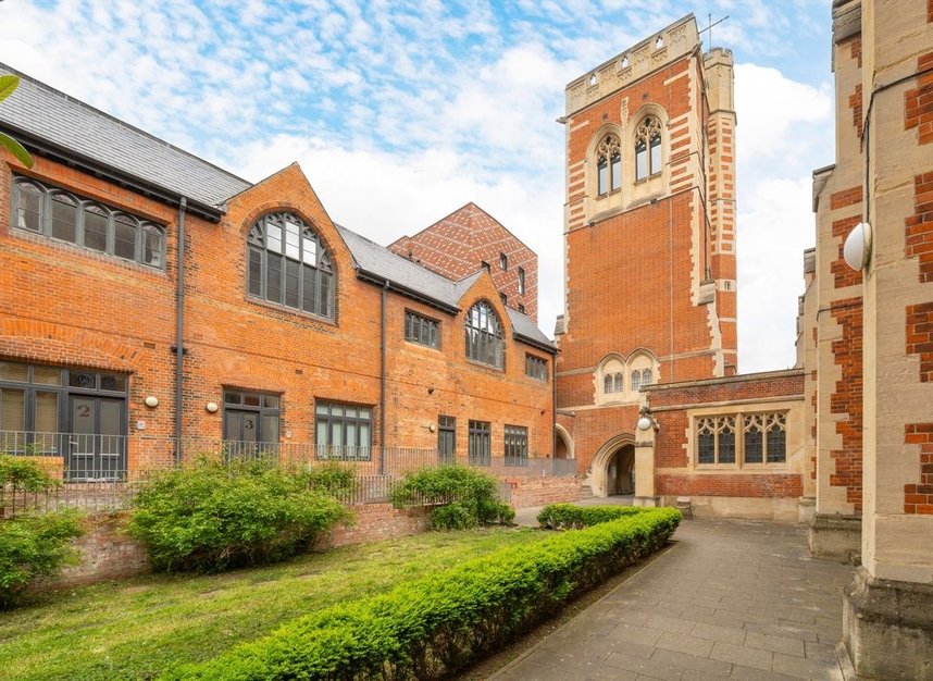 Properties for sale in Eastway - E9 5HQ view10