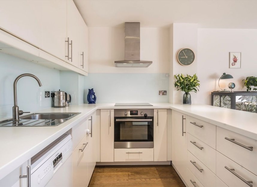 Properties for sale in Ecclesbourne Road - N1 3DG view3