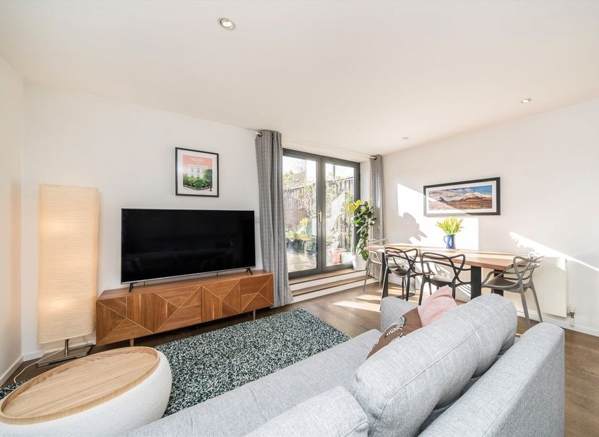 Properties for sale in Ecclesbourne Road - N1 3DG view2