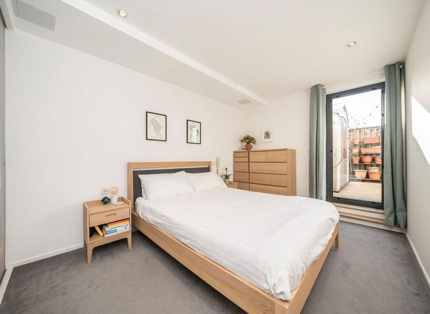 Properties for sale in Ecclesbourne Road - N1 3DG view5