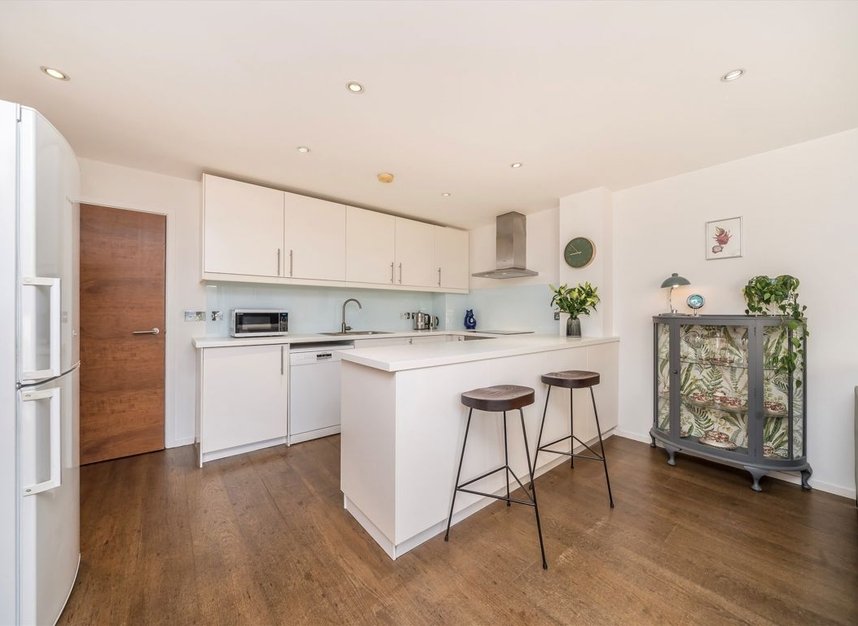 Properties for sale in Ecclesbourne Road - N1 3DG view4