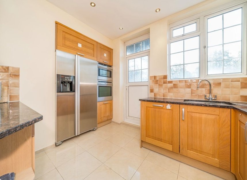 Properties for sale in Edgware Road - W2 2JH view3