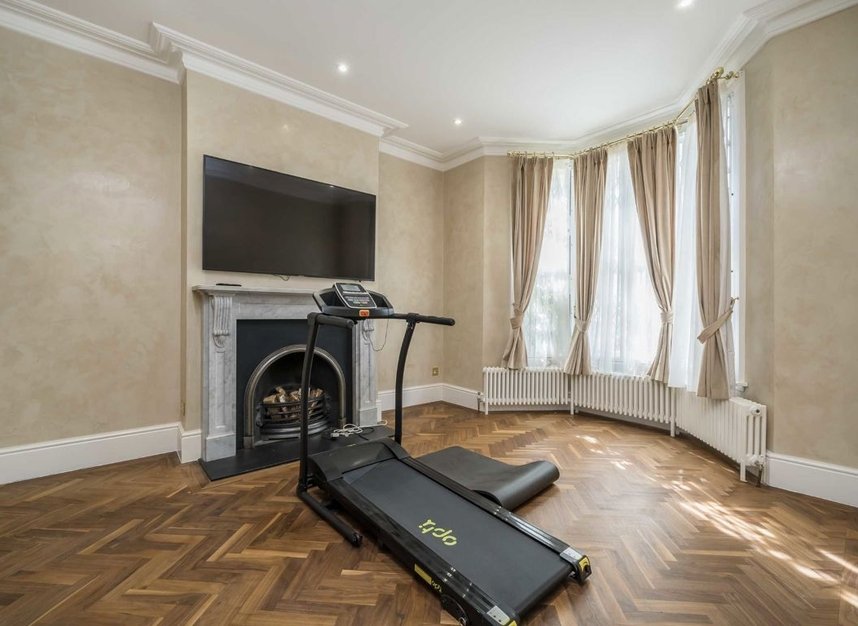 Properties for sale in Edith Grove - SW10 0LB view3