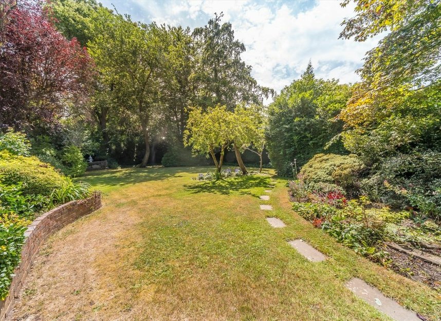 Properties for sale in Edmunds Walk - N2 0HU view1