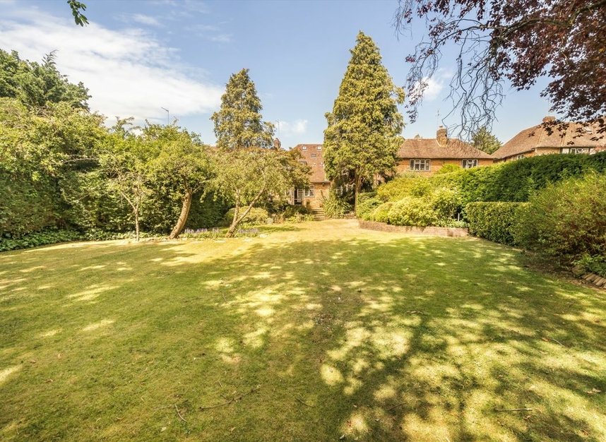 Properties for sale in Edmunds Walk - N2 0HU view15