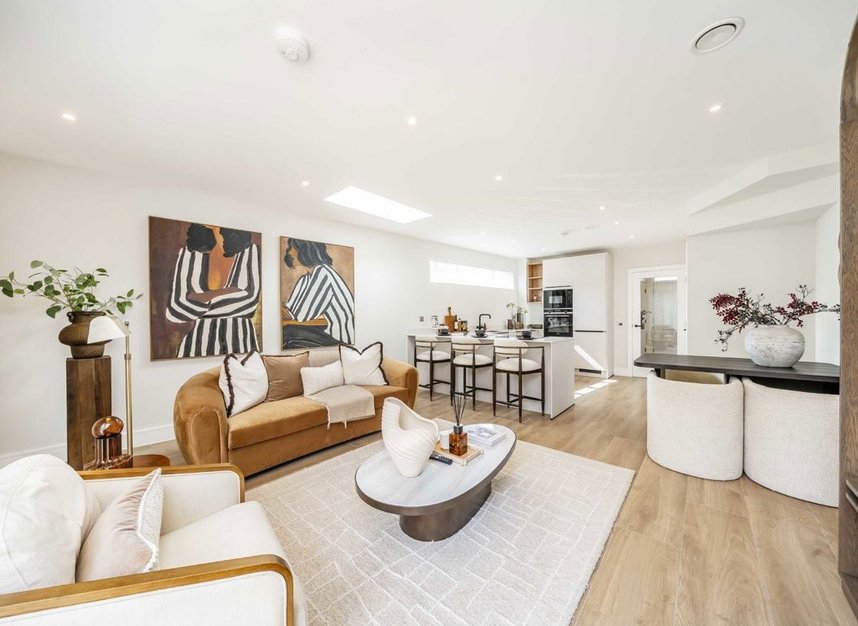 Properties for sale in Edwin Road - TW2 6SP view2