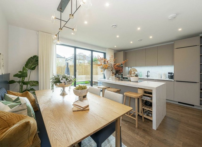 Properties for sale in Egerton Road - TW2 7SL view3