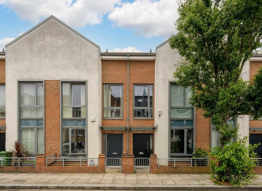 House terraced for sale in Elbe Street, London, SW6 (Ref 226778