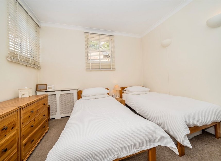 Properties for sale in Elgin Mews North - W9 1NN view6