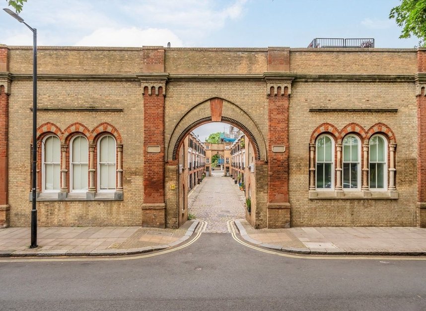 Properties for sale in Elgin Mews North - W9 1NN view1
