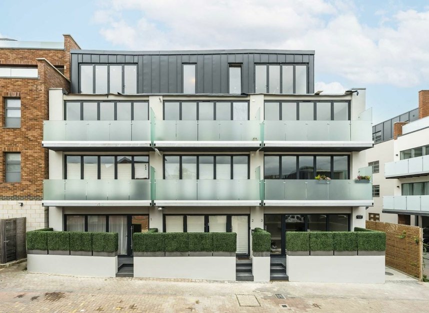 Properties for sale in Elm Grove - SW19 4FW view1