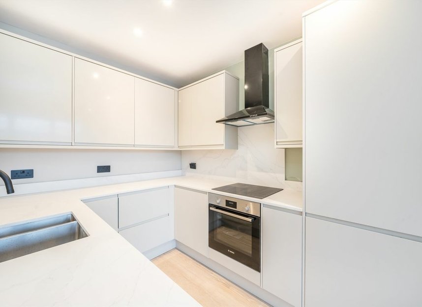 Properties for sale in Elm Grove - SW19 4FW view2