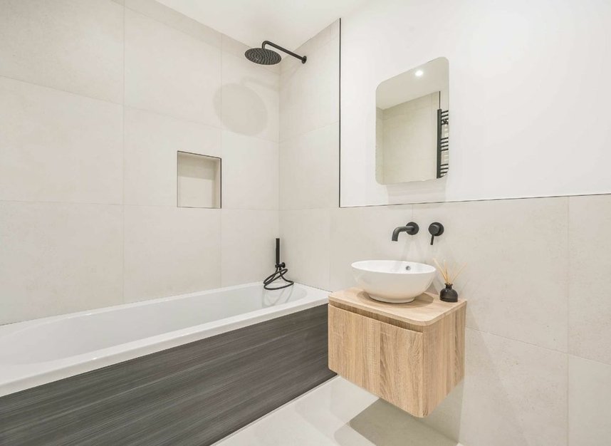 Properties for sale in Elm Grove - SW19 4FW view7