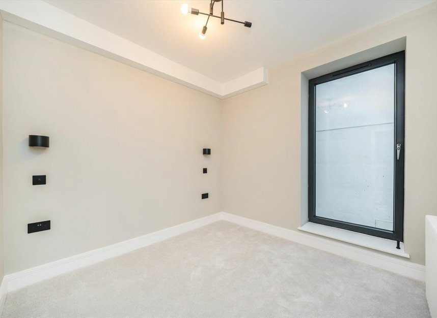 Properties for sale in Elm Grove - SW19 4HE view7