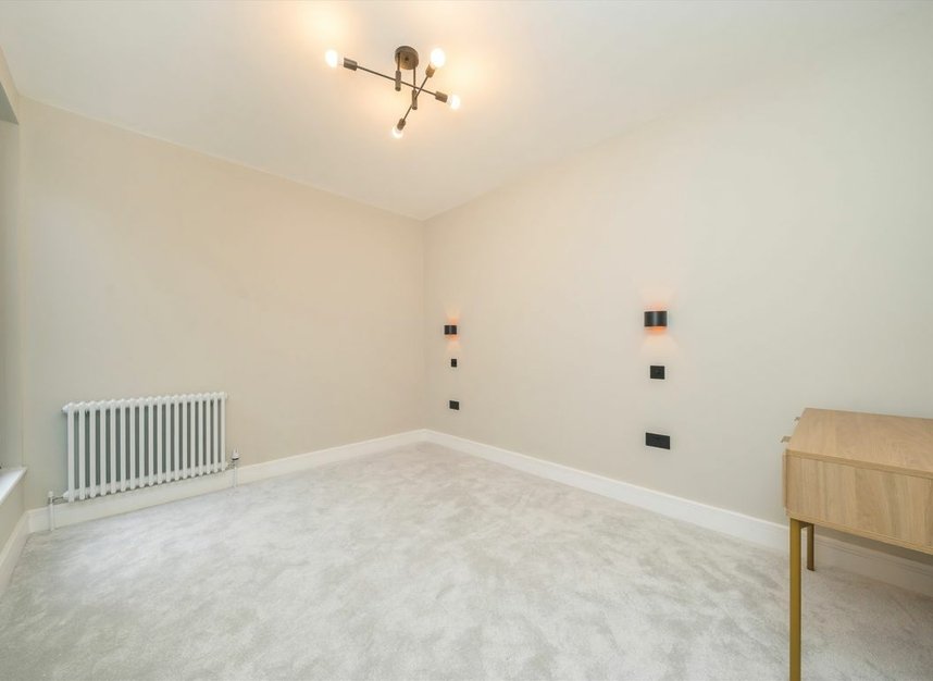 Properties for sale in Elm Grove - SW19 4FW view4