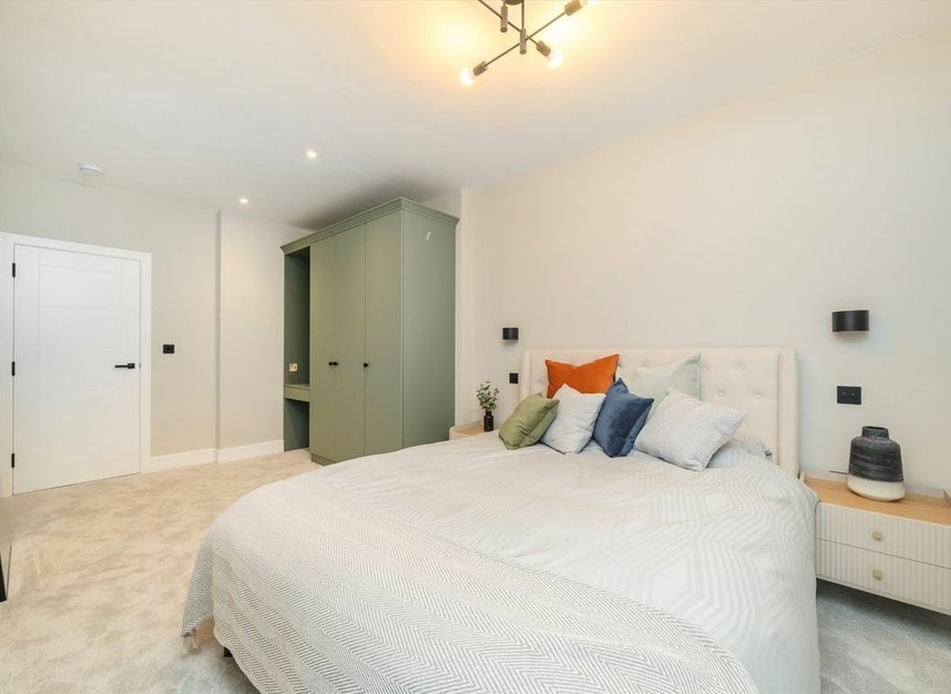 Properties for sale in Elm Grove - SW19 4FW view5