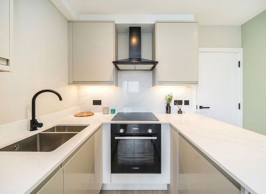 Properties for sale in Elm Grove - SW19 4FW view2