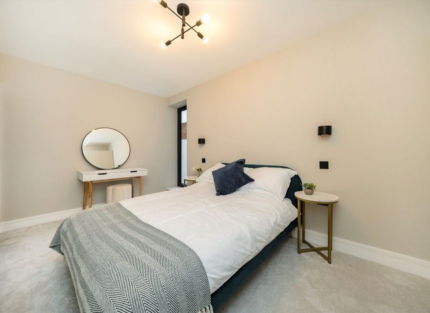 Properties for sale in Elm Grove - SW19 4FW view6