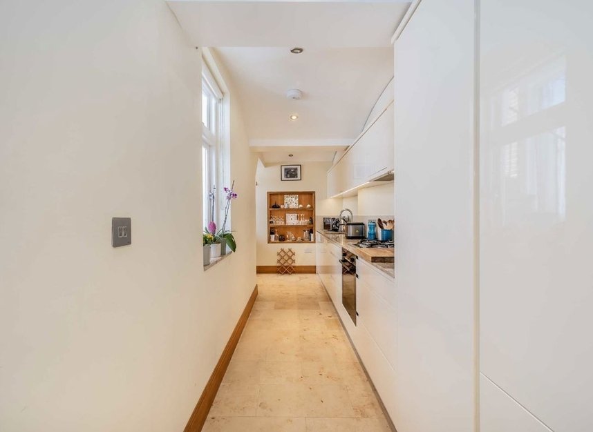 Properties for sale in Elm Park Gardens - SW10 9PB view5