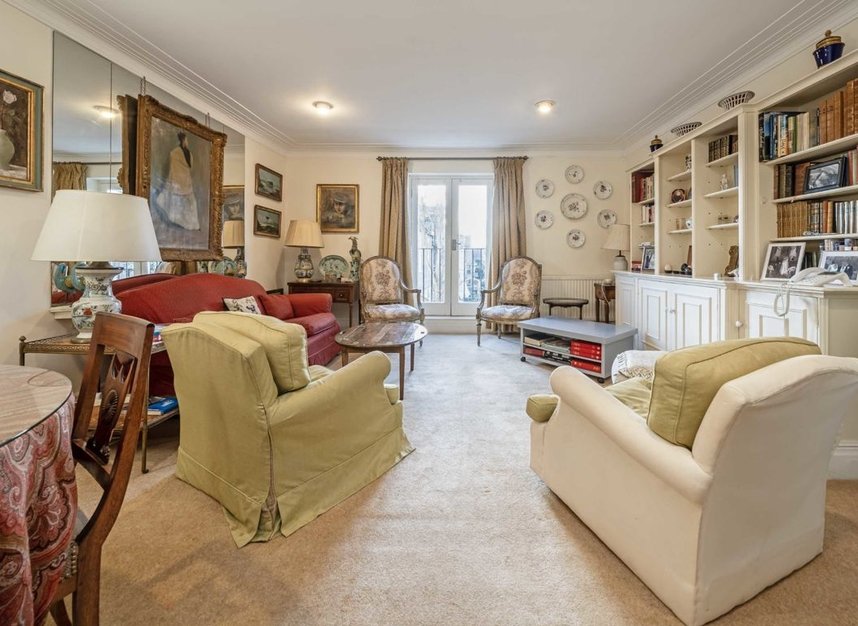 Flat for sale in Elm Park Road, London, SW3 (Ref 218392) Dexters