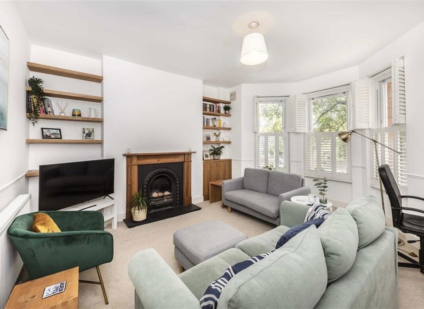Properties for sale in Elms Crescent - SW4 8QH view2