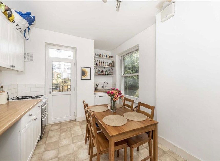 Properties for sale in Elms Crescent - SW4 8QH view3