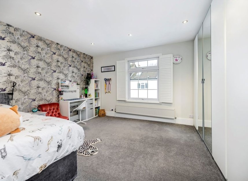 Properties for sale in Enfield Road - TW8 9PB view5