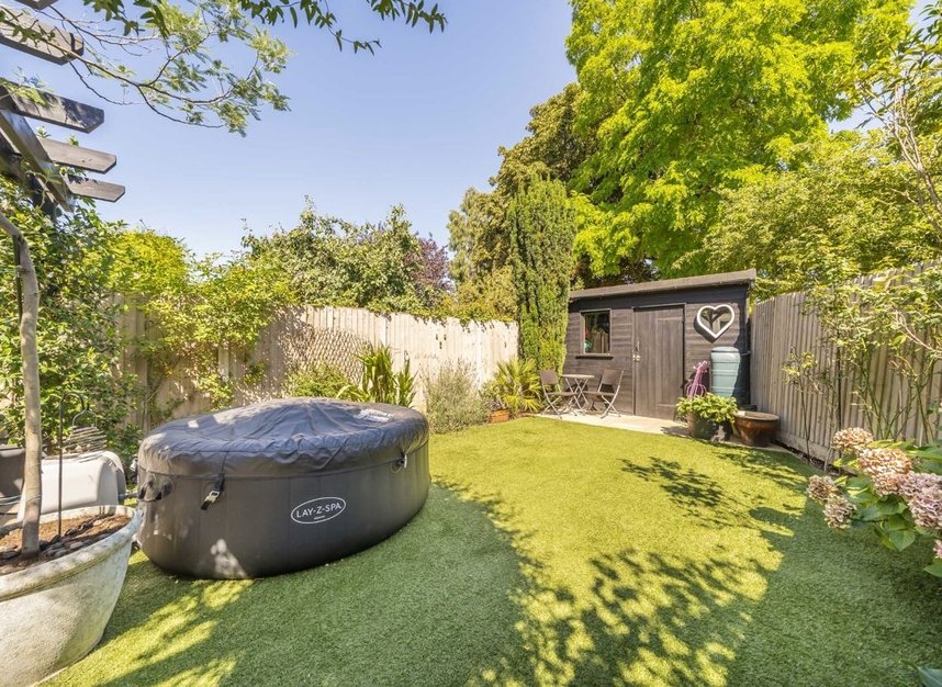 Properties for sale in Enfield Road - TW8 9PB view8