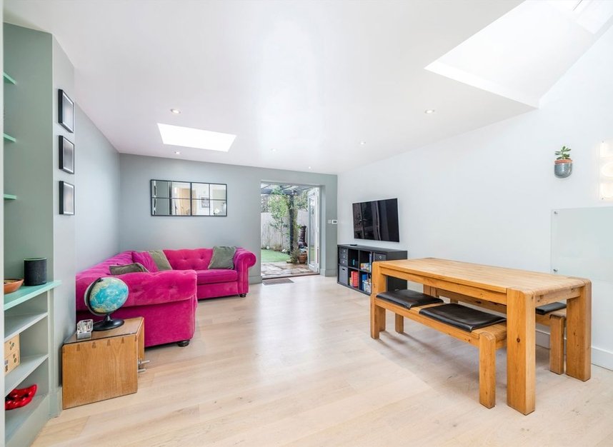 Properties for sale in Enfield Road - TW8 9PB view2
