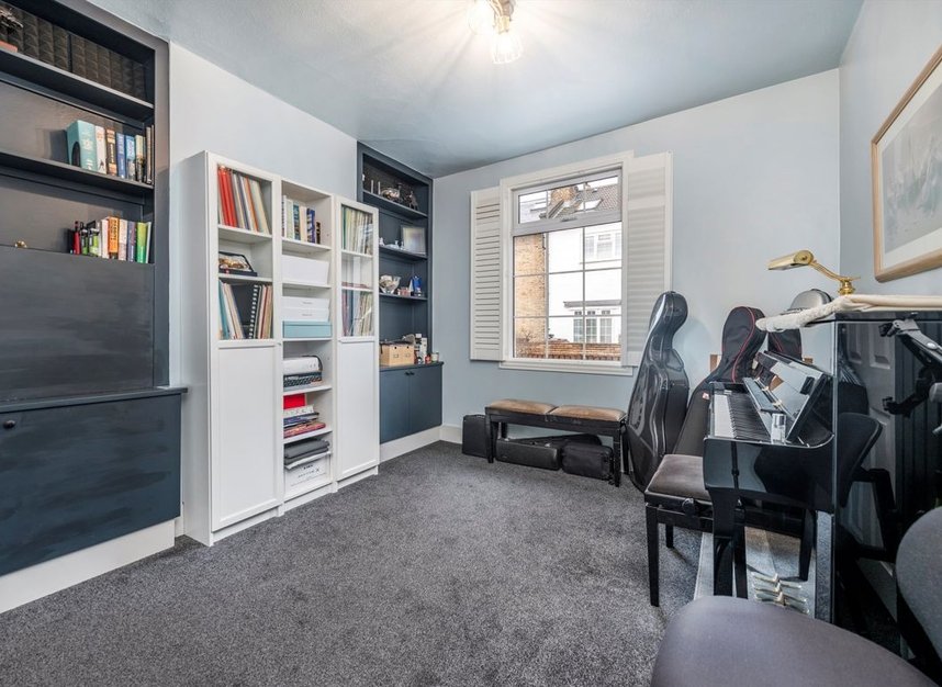 Properties for sale in Enfield Road - TW8 9PB view6