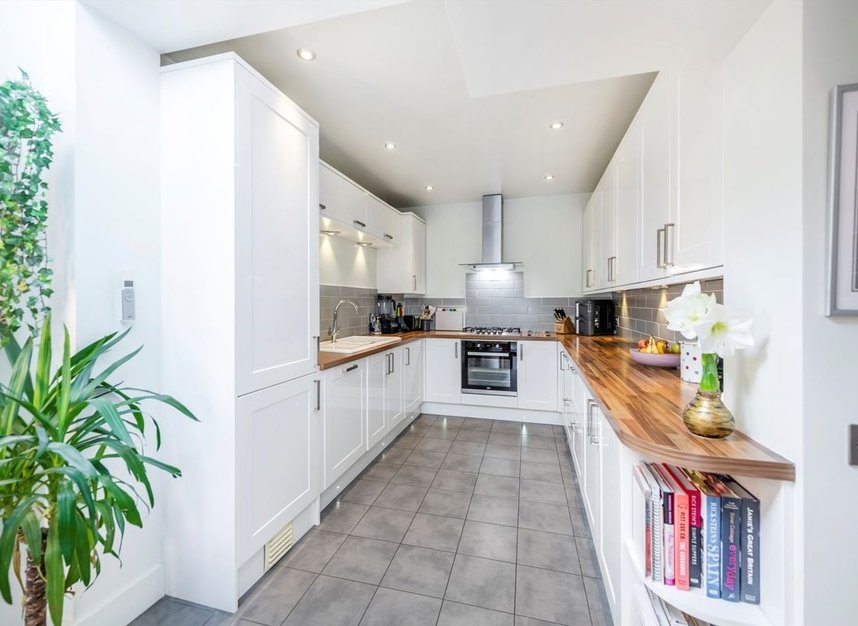 Properties for sale in Enfield Road - TW8 9PB view3