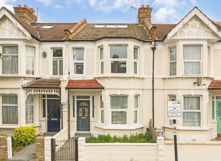 Properties for sale in Eswyn Road - SW17 8TP view1