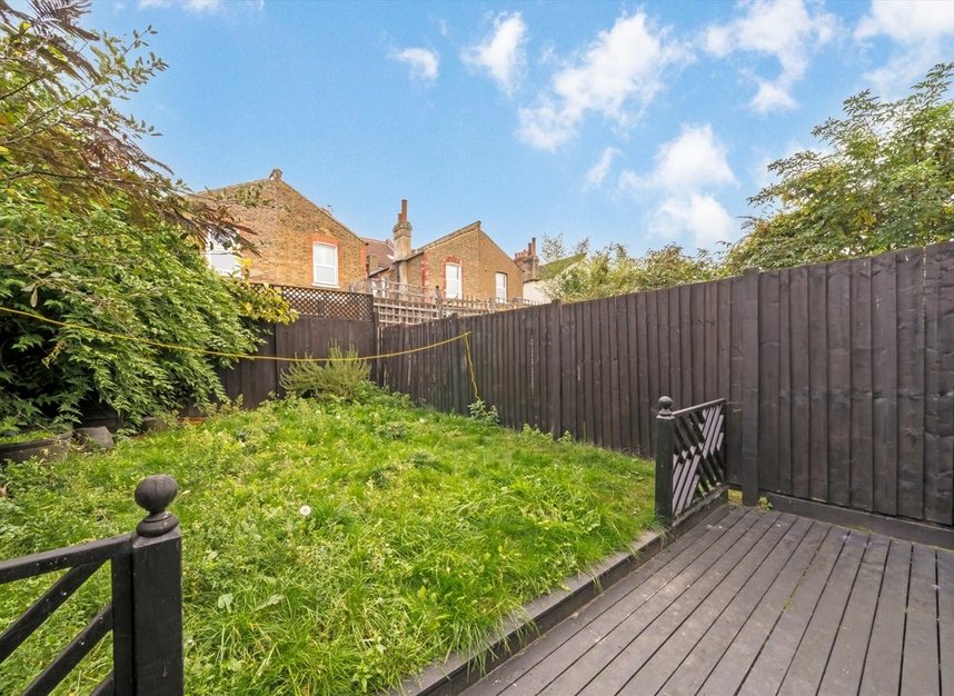 Properties for sale in Eswyn Road - SW17 8TP view4