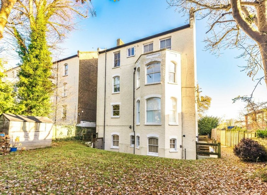 Flat for sale in Ewell Road, Surbiton, KT6 (Ref 215168) Dexters
