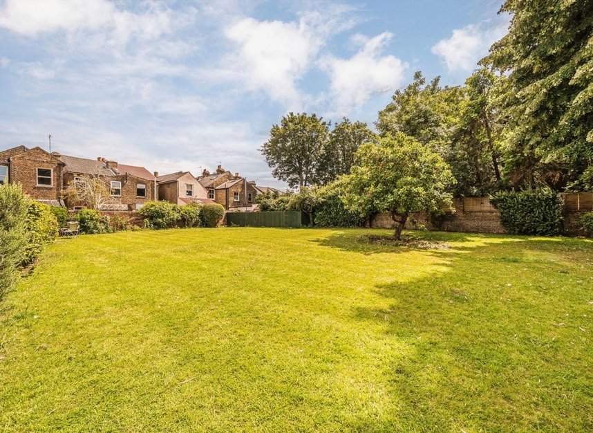Properties for sale in Fairfield South - KT1 2UR view8