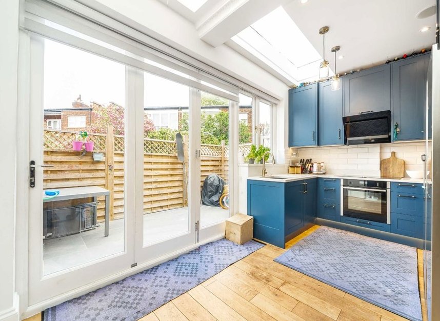 Properties for sale in Fairlawn Avenue - W4 5EF view3