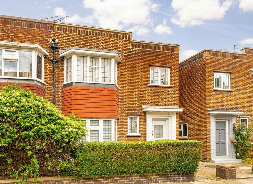 Properties for sale in Fairlawn Avenue - W4 5EF view1