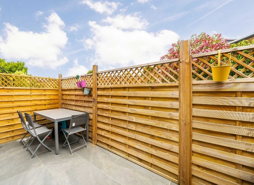 Properties for sale in Fairlawn Avenue - W4 5EF view5