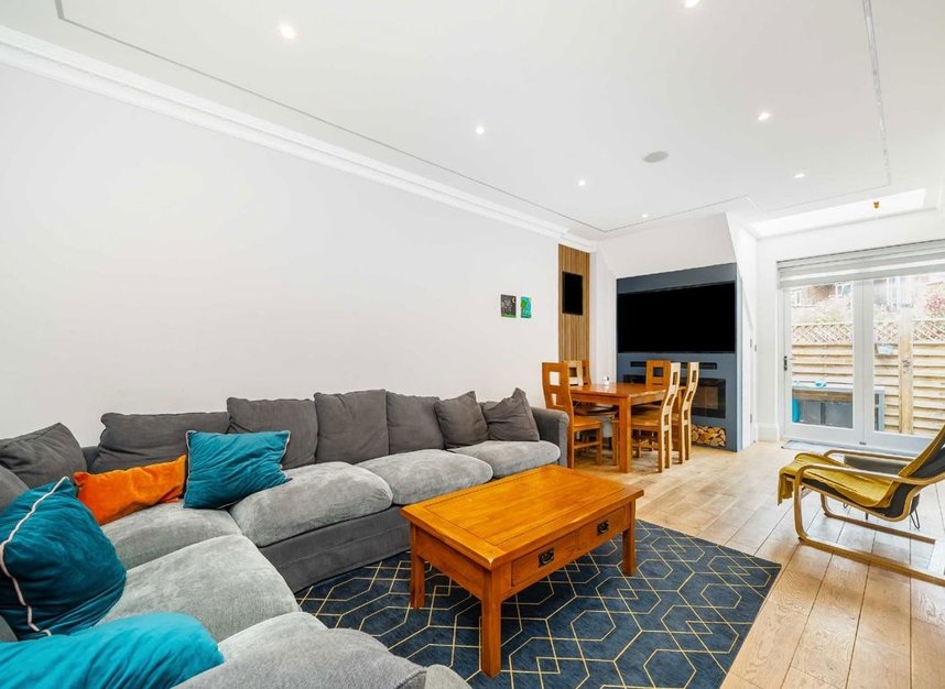 Properties for sale in Fairlawn Avenue - W4 5EF view2