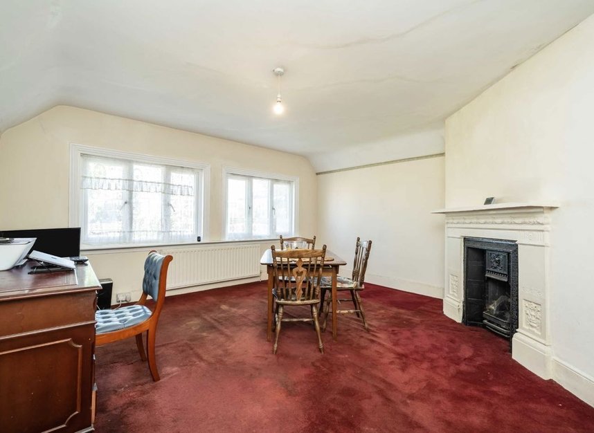 Properties for sale in Fairlawn Grove - W4 5EL view5
