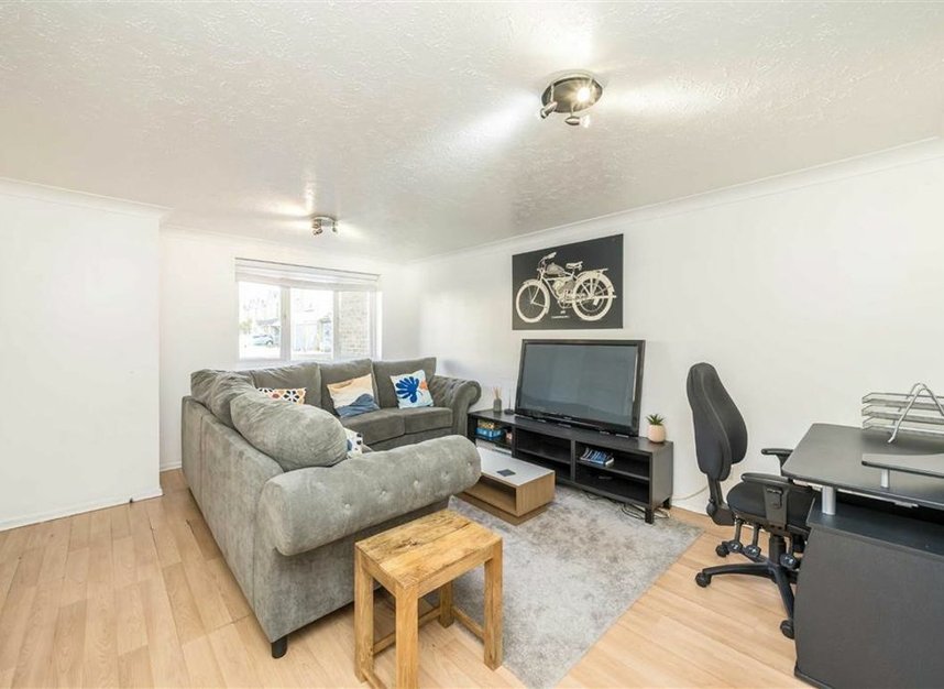 Properties for sale in Farrow Lane - SE14 5DB view2