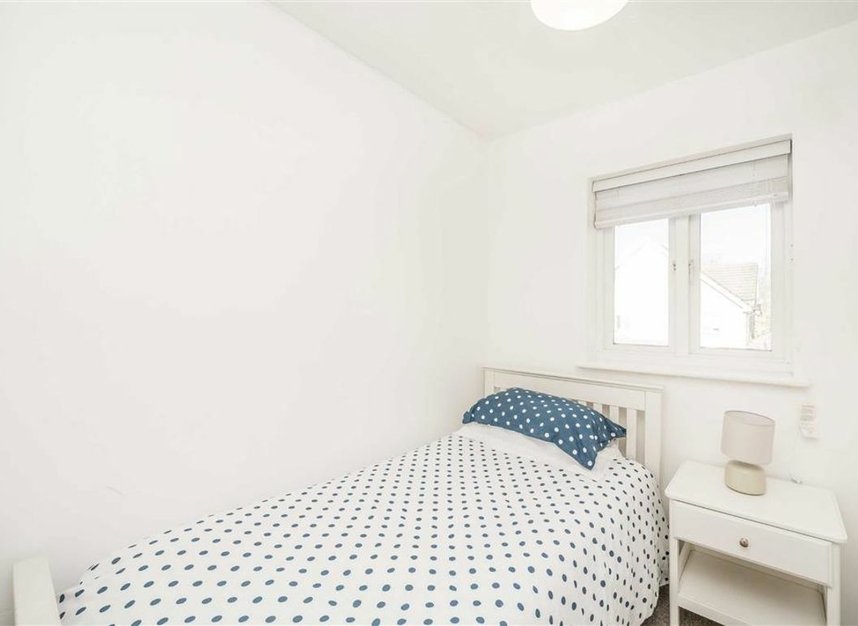 Properties for sale in Farrow Lane - SE14 5DB view7