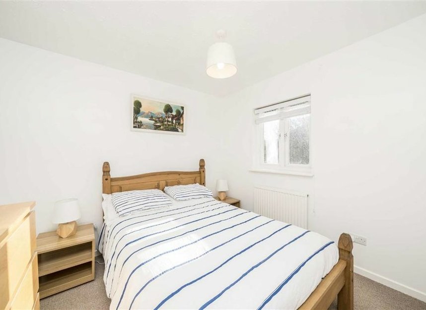 Properties for sale in Farrow Lane - SE14 5DB view6