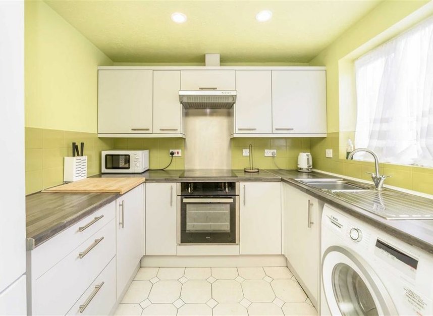 Properties for sale in Farrow Lane - SE14 5DB view3