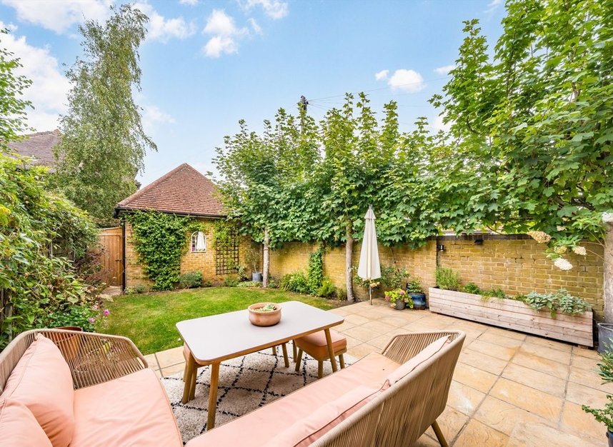Properties for sale in Fawcett Close - SW16 2QJ view4
