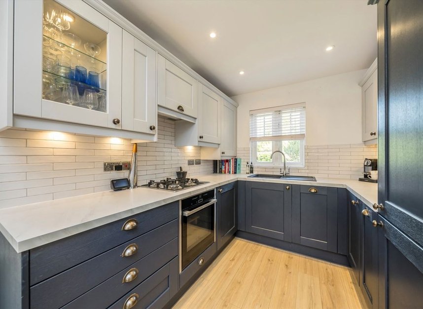 Properties for sale in Fawcett Close - SW16 2QJ view3