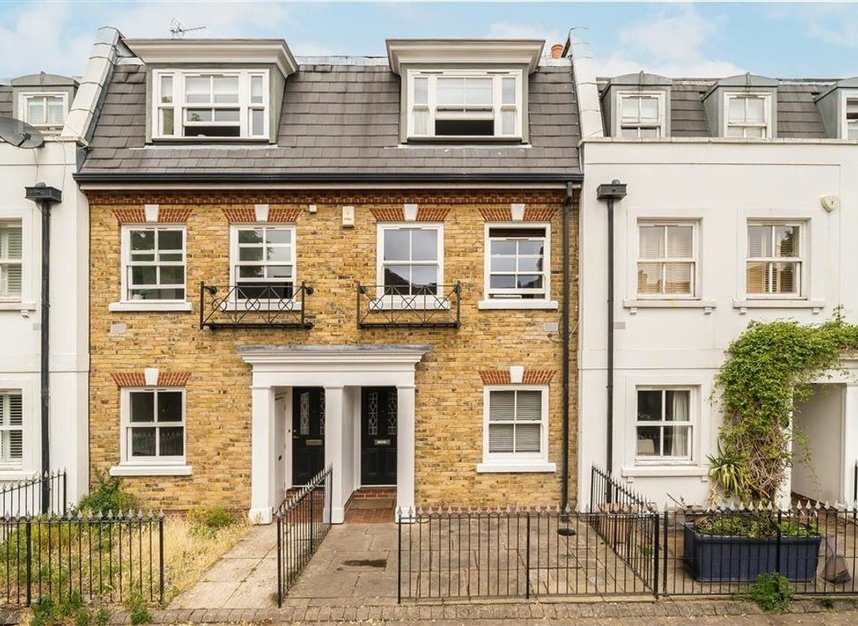 Properties for sale in Fernbank Mews - SW12 9NJ view1