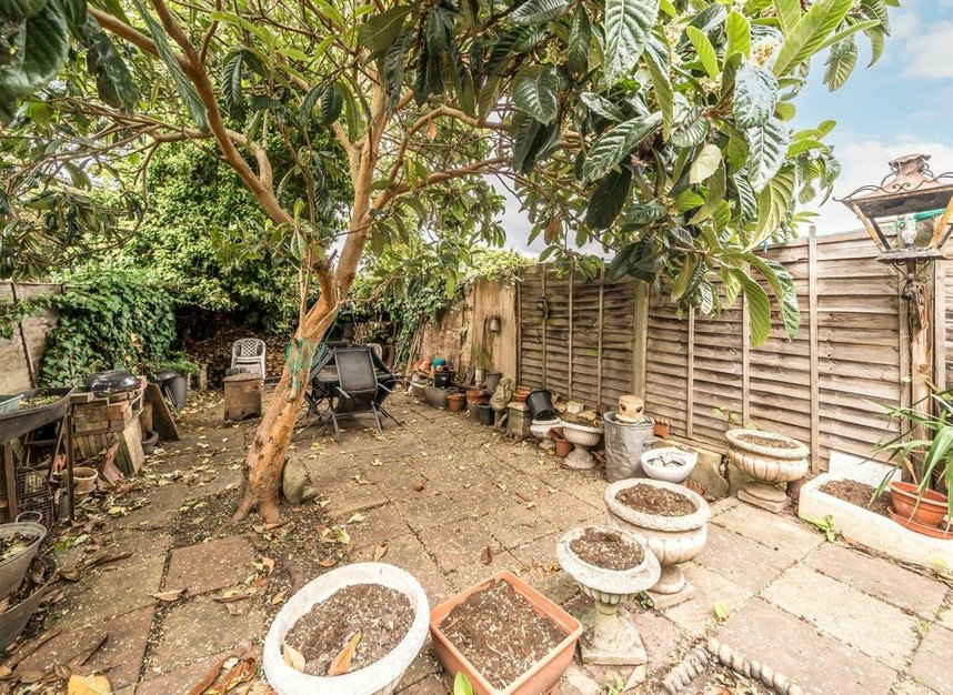 Properties for sale in Ferndale Road - SW4 7SE view10