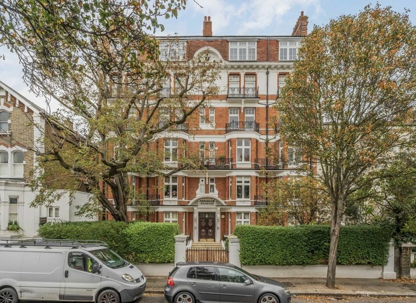 Properties for sale in Fernshaw Road - SW10 0TD view1